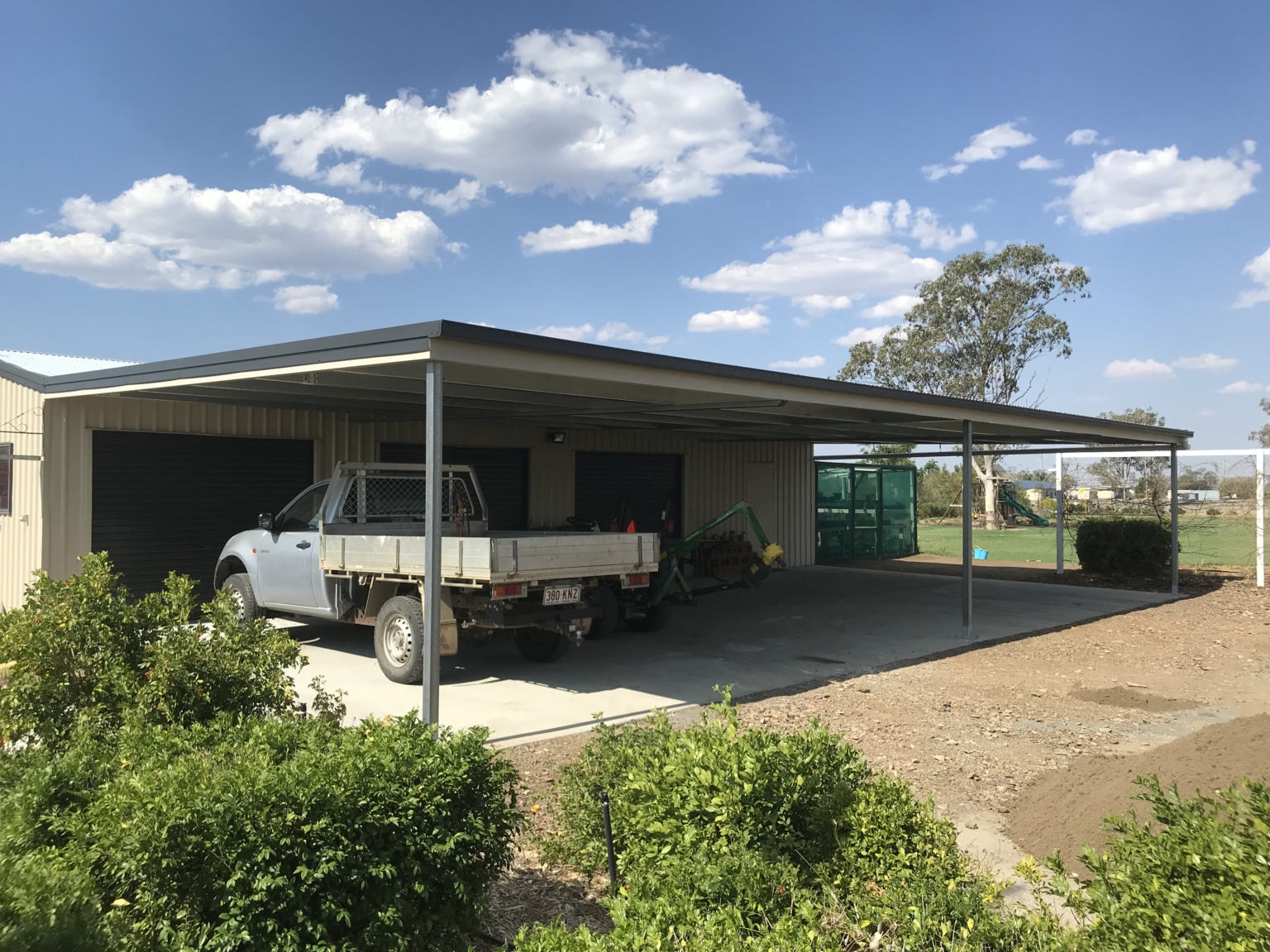 Skillion carport extension built by R&F Steel Buildings Dalby
