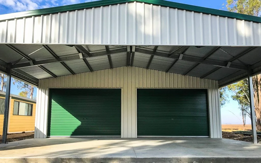 Garage with Garaport built by R&F Steel Buildings Dalby